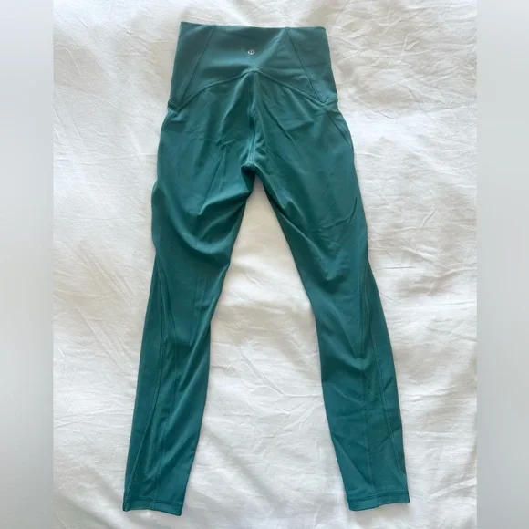 Barely worn Lululemon leggings with drawstring and mesh detailing - Picture 3 of 3